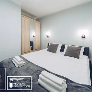 https://platan-apartments-2-bedrooms-3-min-main-squer.krakowhotelspoland.com