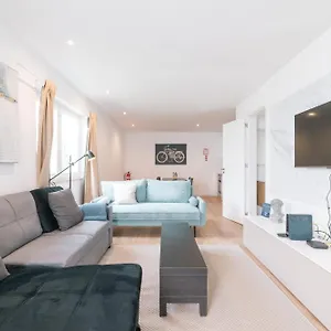 https://apt-duplex-near-belm.hotels-lisbon-portugal.com