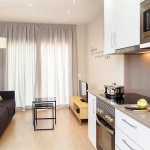 feelathome-plaza-apartments.topbarcelonahotels.com/