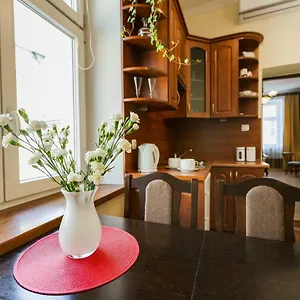 https://vintage-senacka-5-apartments.krakowhotelspoland.com