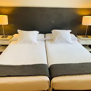 aptbcn-super-balmes-guest-house.topbarcelonahotels.com/