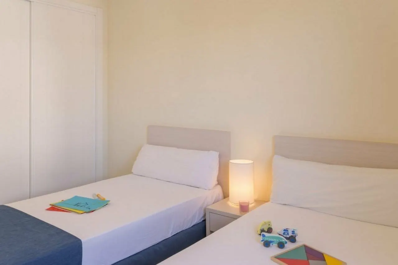 Pierre & Vacances Blanes Playa 0*,
